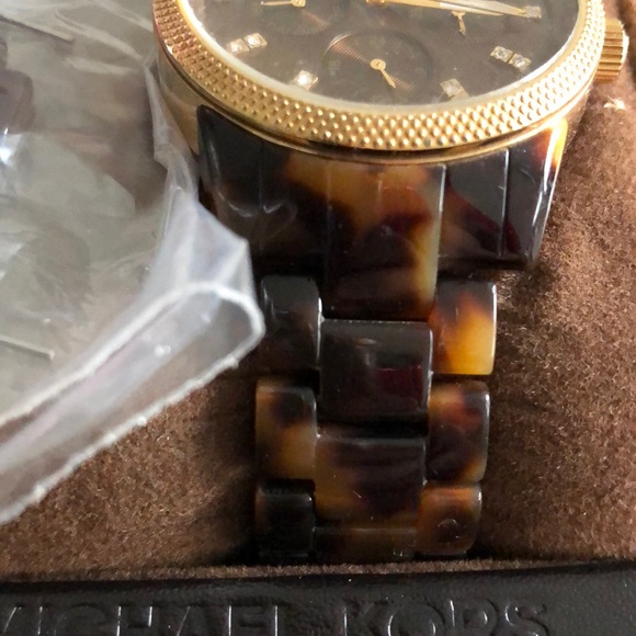 MK watch